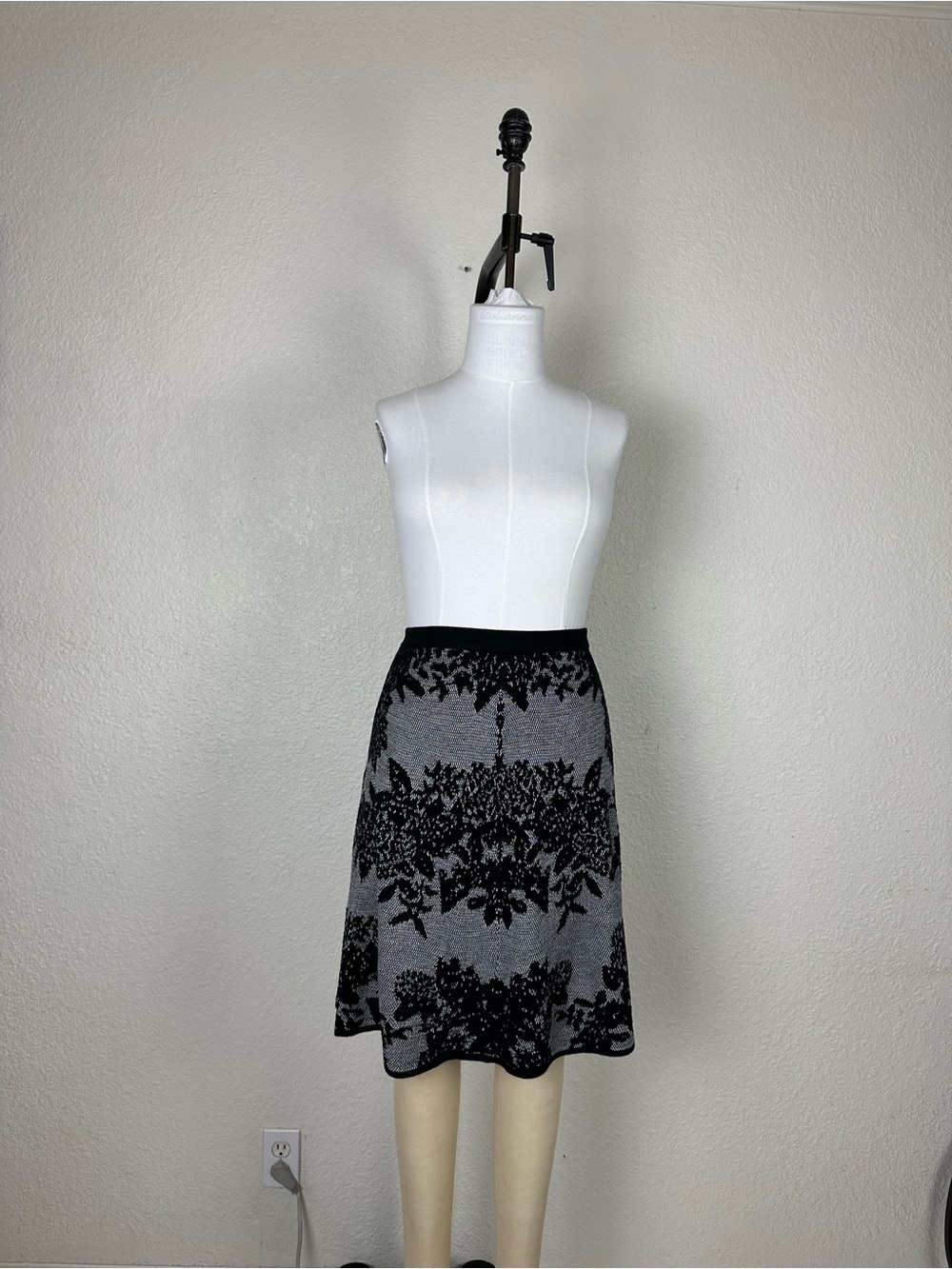 Black and Gray Floral Knit A-Line Skirt Cupio Skirt Size M Womens Romantic Goth